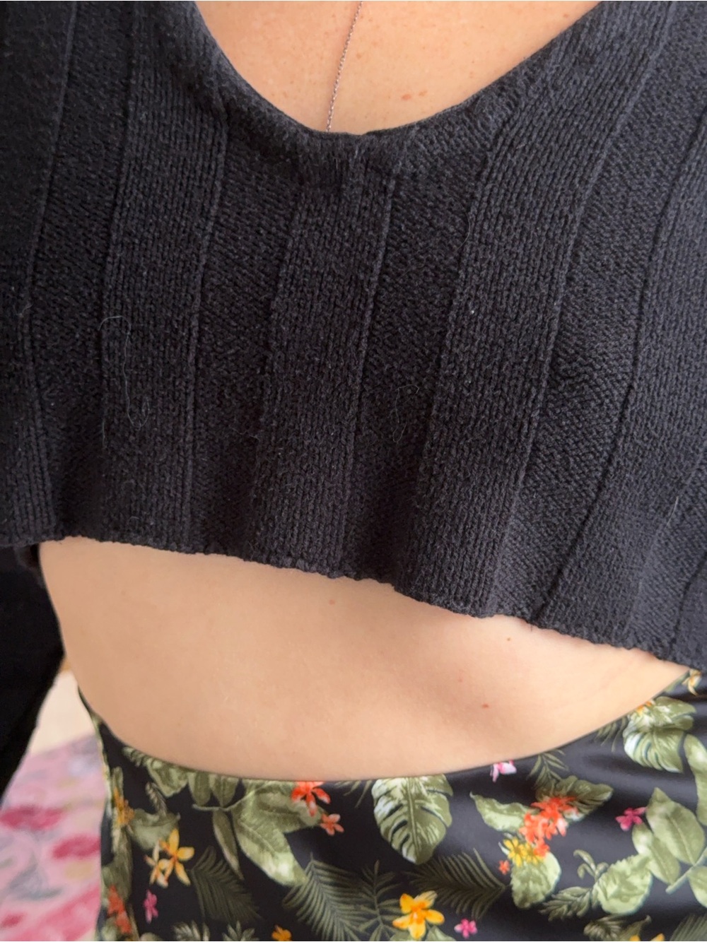 Black Ribbed Knit Cropped Sweater- Women